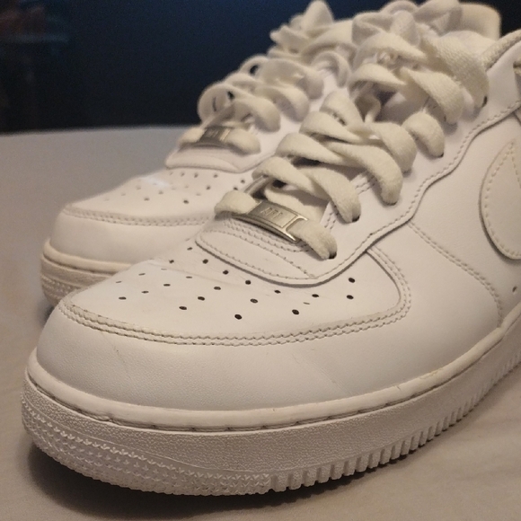 Nike Air Force One - Picture 7 of 17